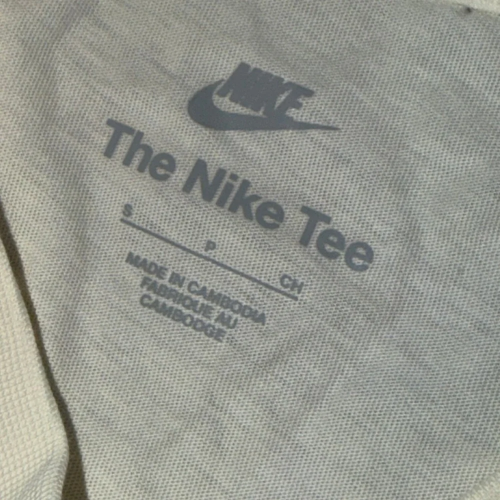Nike Mens Soothe Your Sole Graphic T-Shirt Sail Cream HQ9264-110 Small NWT